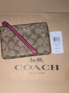 COACH Corner Zip Wristlet in Signature Canvas & Leather Khaki/Cerise CK358 NWT